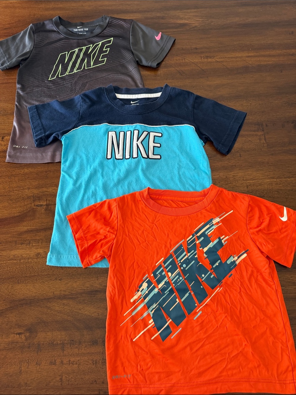 Nike Kids 4T Short Sleeve Tees Fair Condition
